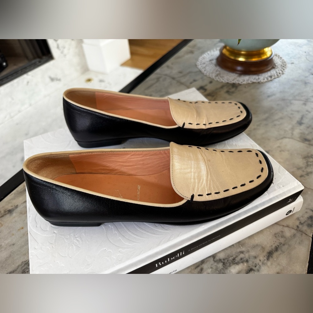 Prada two tone box toe leather loafers. Size 36 - Picture 6 of 11